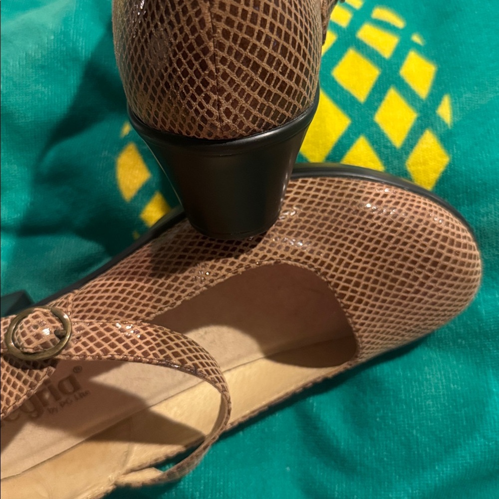 Alegria 42 Mary Jane Heels - Picture 4 of 8